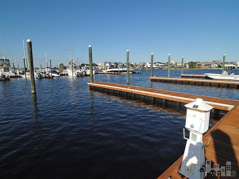 1st image of 89 Harbour Point Yacht Club