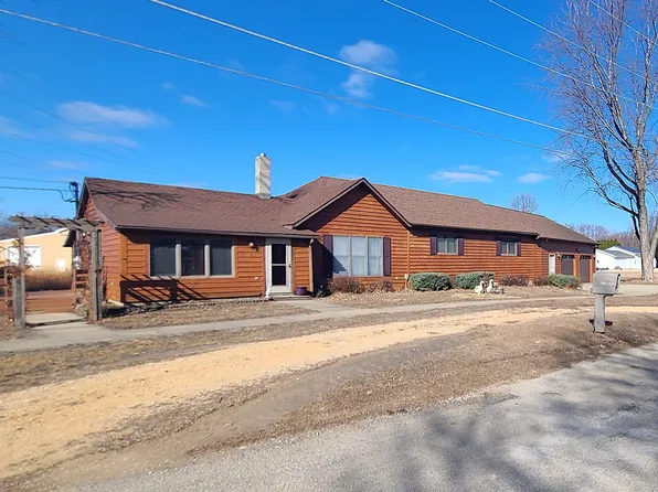 104 N East Ave, Amboy, IL 61310