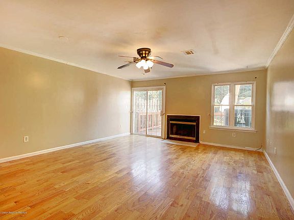 5th image of 8 De Palma Ct