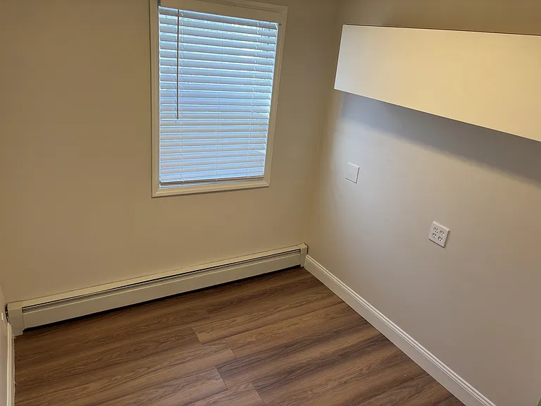 38 Hunting St #2 — Photo 4