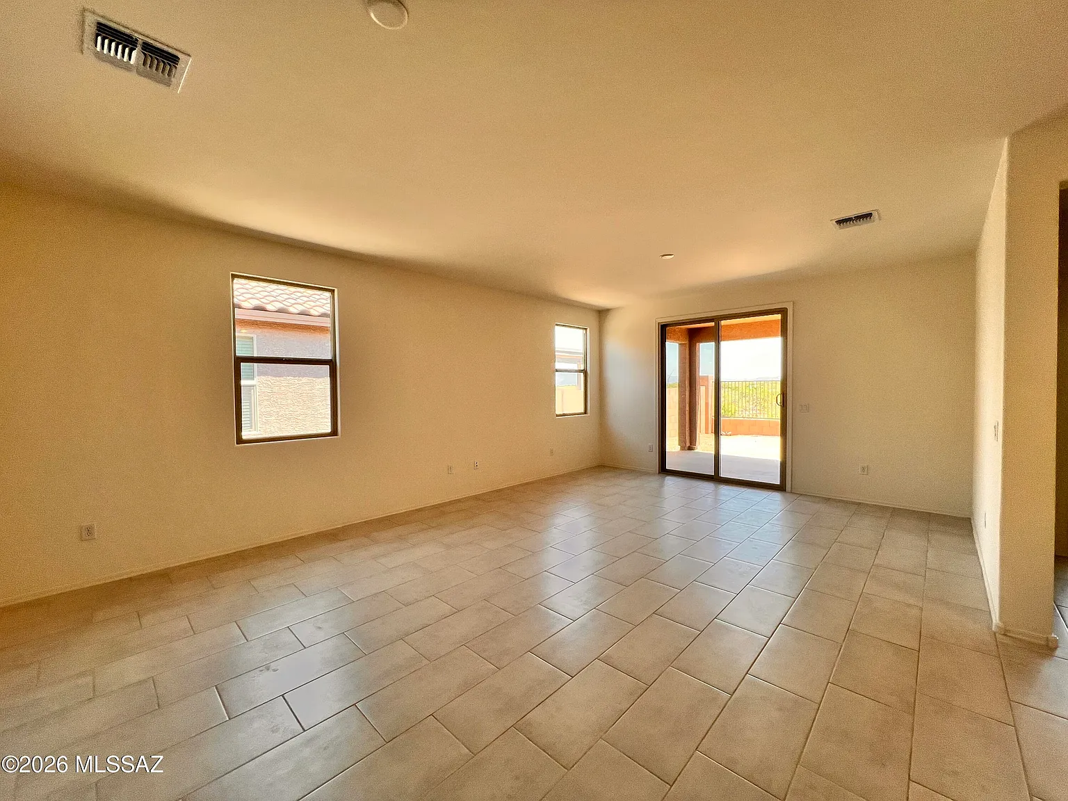3 bed, 2.0 bath, 1465 sqft, $2,150 — Photo 4