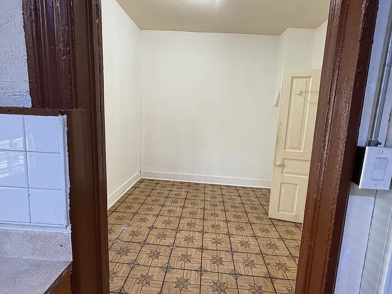 1827 S Ruble St #1R — Photo 3
