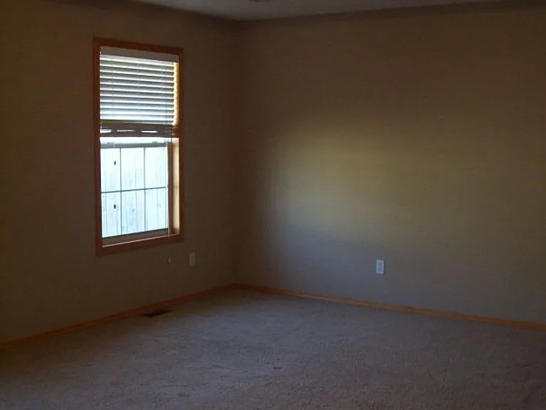 204 W Wilson St — Photo 6
