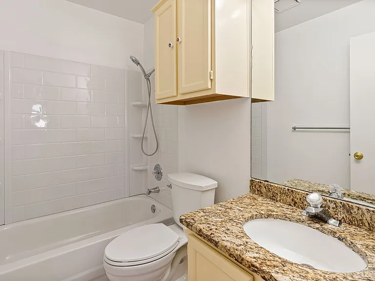 13216 Bennington Ln — Photo 5