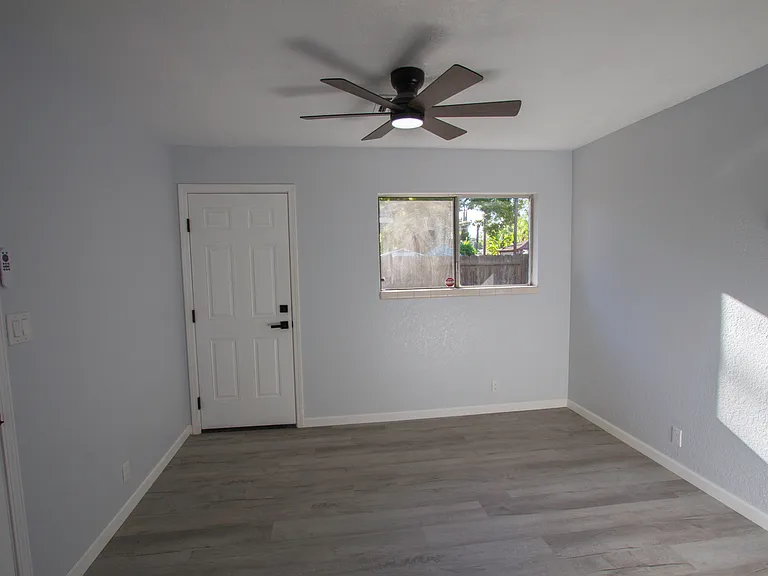 1434 Fordham Ave #2 — Photo 5