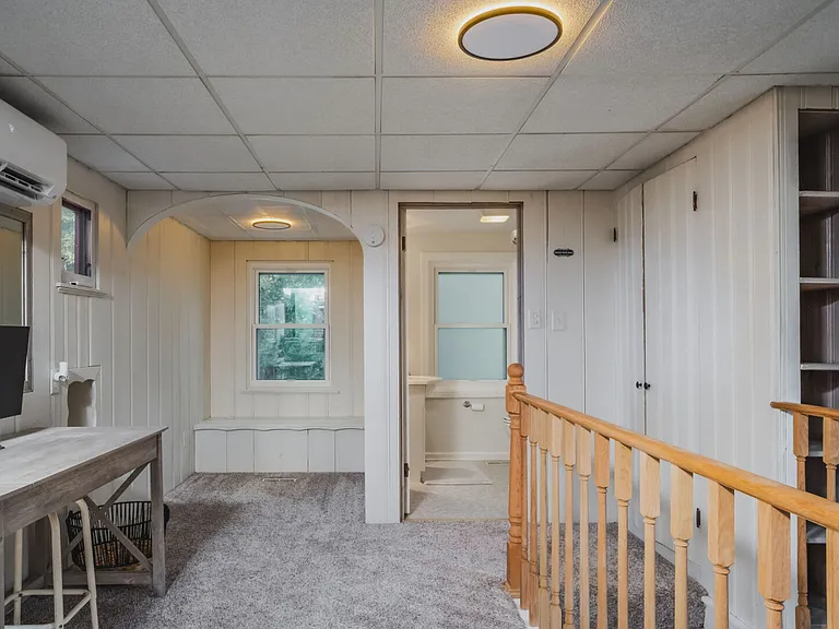 102nd Pl — Photo 19
