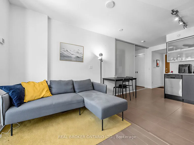 170 Fort York Blvd #407 — Photo 15