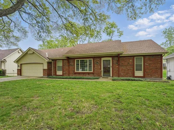 10445 Walnut Dr, Kansas City, MO 64114