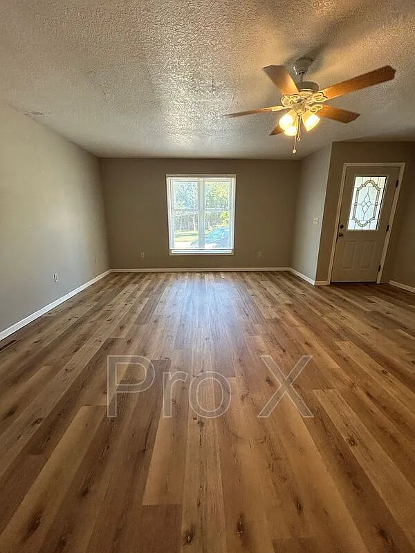 3 bed, 3.0 bath, $1,200 — Photo 3
