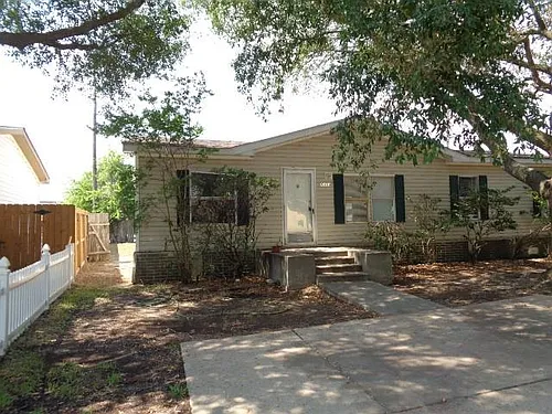20323 Mountaindale Dr Photo 1