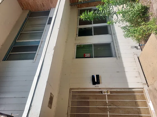 7829 S South Shore Dr APT G, Chicago, IL 60649