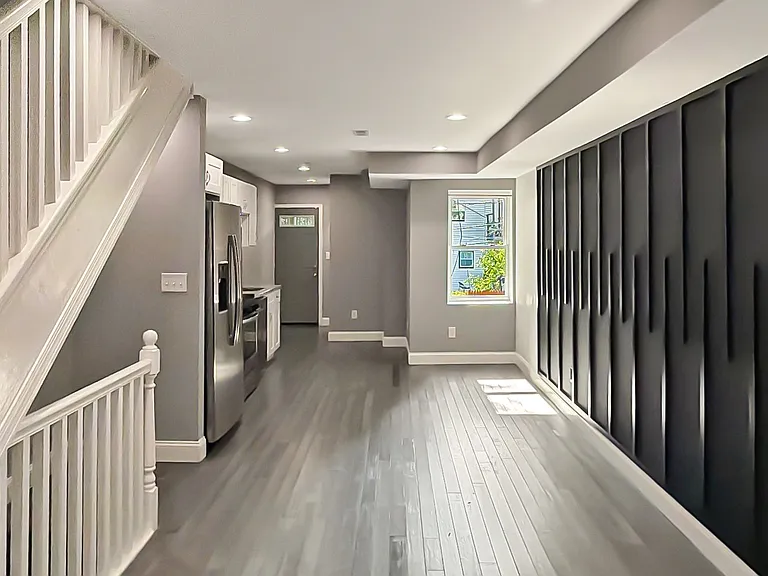 2428 Brentwood Ave — Photo 9