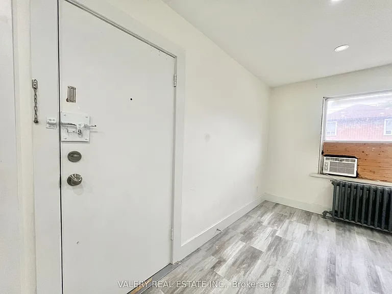 15 Stavebank Rd N #4 — Photo 8