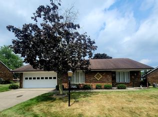 1044 Carson Ln, Springfield, OH 45503