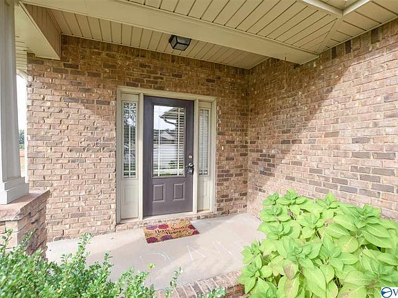 4th image of 121 Diamond Head Cir