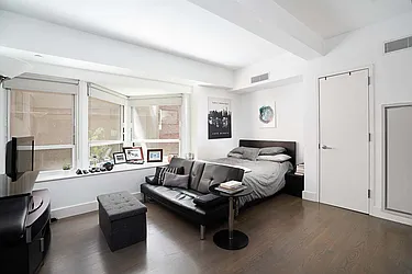 Rented by R New York