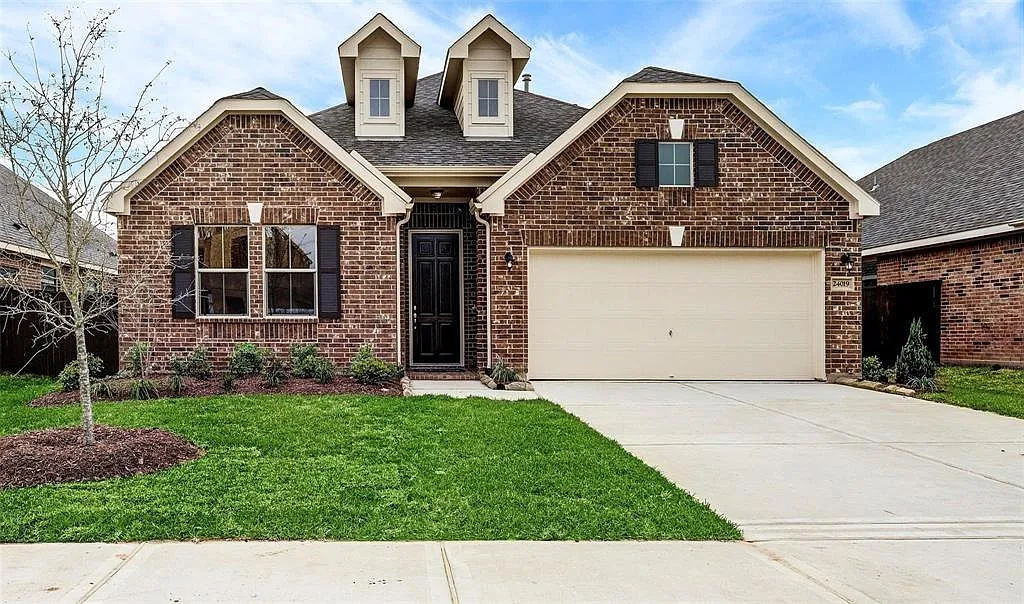 4 bed, 3.0 bath, 2698 sqft, $2,700 — Photo 2