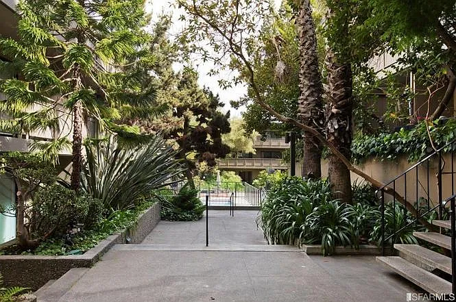 1817 California St #208 — Photo 18