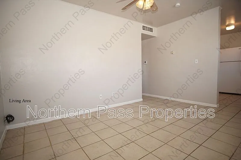 2 bed, 1.0 bath, 600 sqft, $925 — Photo 3