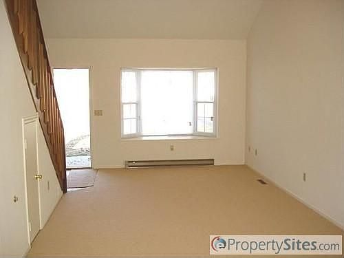 4th image of 170 Stoney Dr
