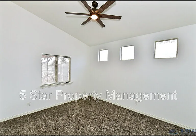 13136 Wellington Dr — Photo 23