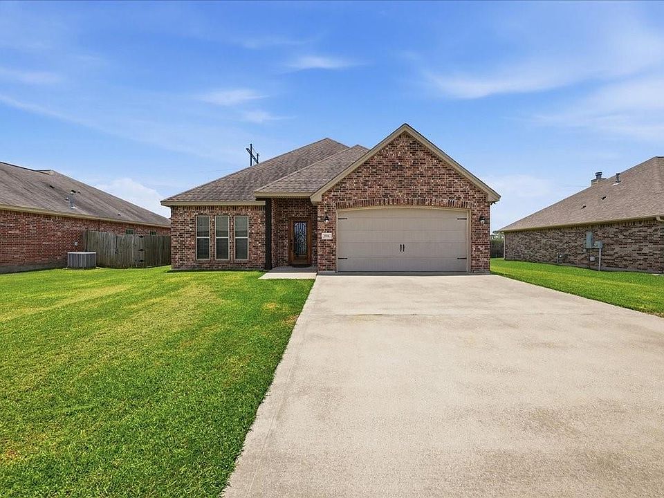 1st image of 706 Cypress Wood Dr