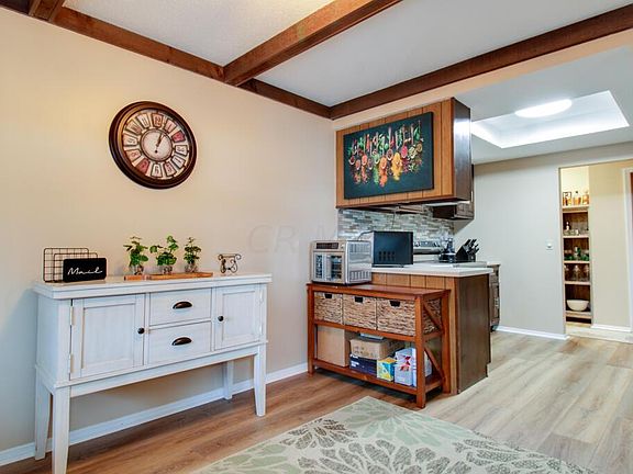 5th image of 402 Mount Vernon Ave APT 18