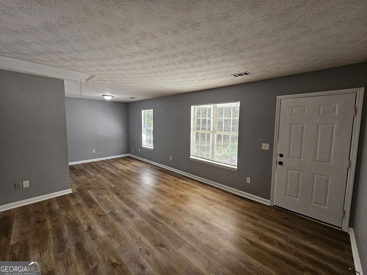 3 bed, 1.0 bath, 1010 sqft, $1,500 — Photo 4
