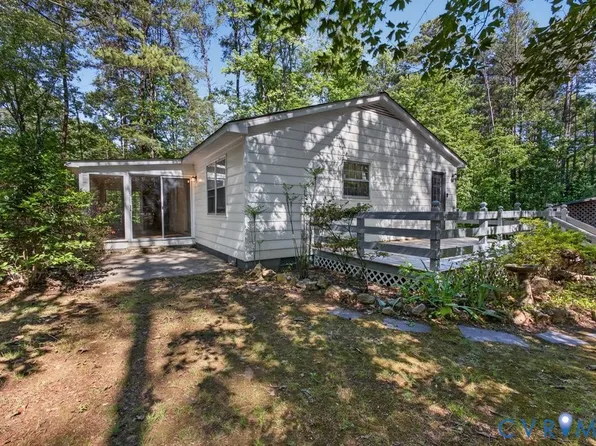 15427 Hopeful Church Rd, Bumpass, VA 23024