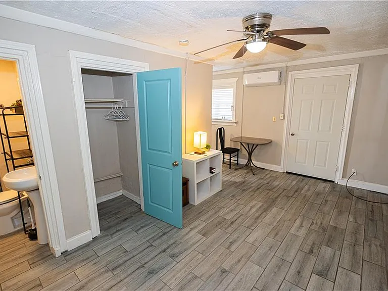 235 Walnut St NW #E — Photo 11