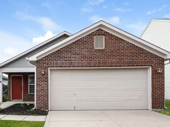 652 Locust Grove Ln, Greenwood, IN 46143