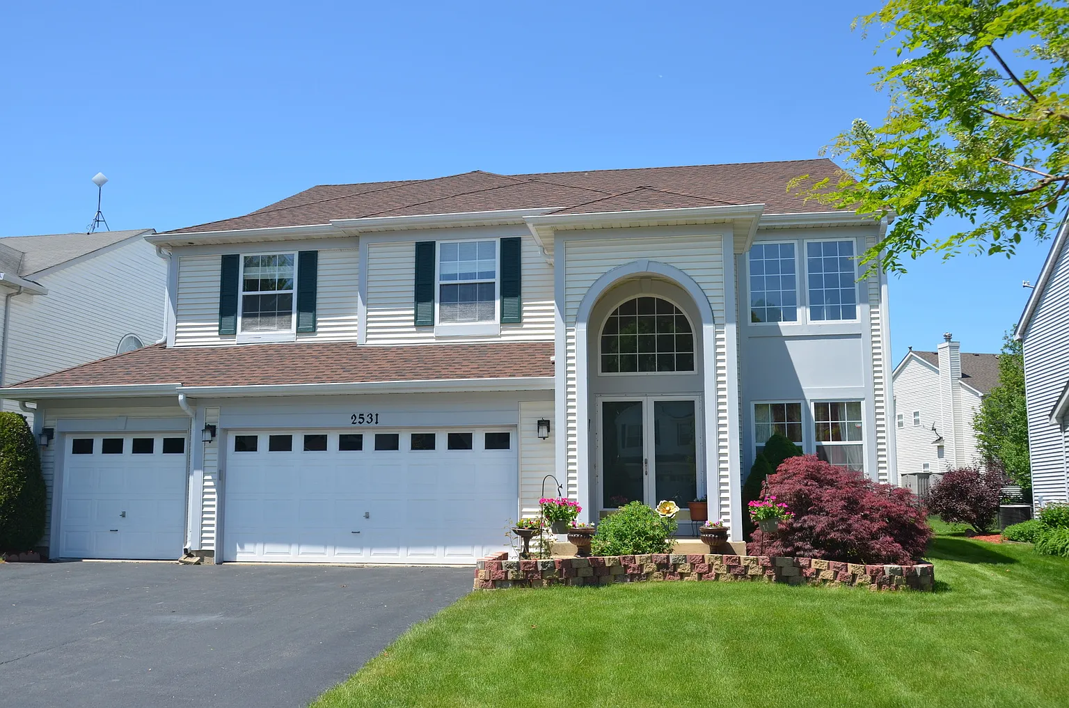 2531 Whitehall Ln photo 1