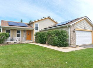 585 Indian Trail Rd, Antioch, IL 60002