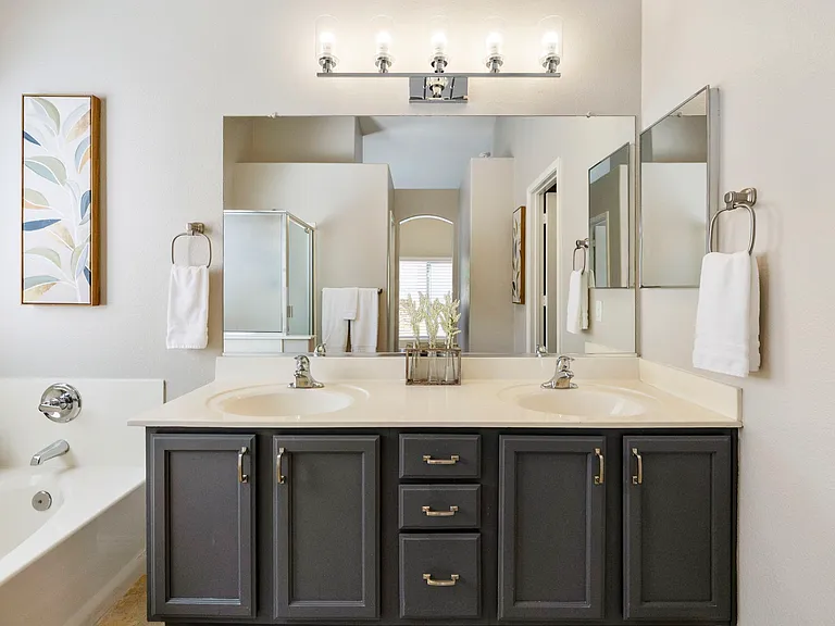 842 W Cooley Dr — Photo 18