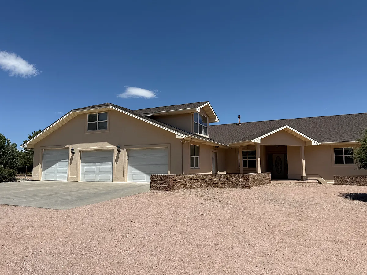 Building Photo - 2454 Home Ranch Ct