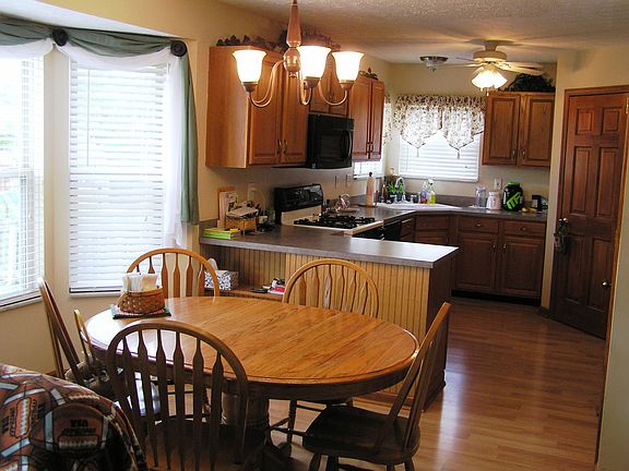 3rd image of 4982 Baycroft Dr