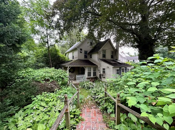 12 Gates Ter, Sterling, MA 01564