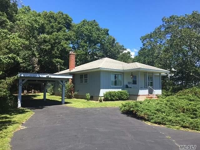 1st image of 15 Salt Meadow Ln