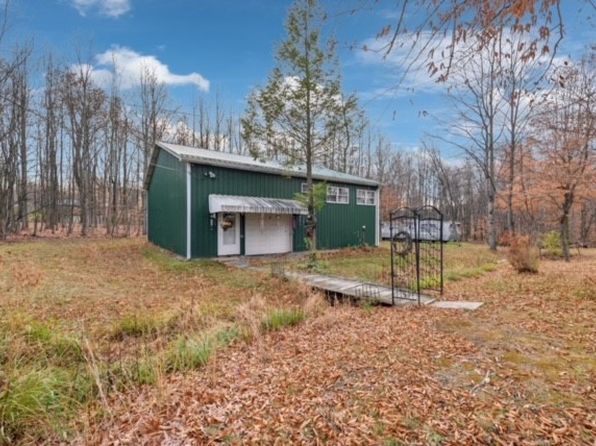 633 Tannery Hollow Rd, Blairsville, PA 15717