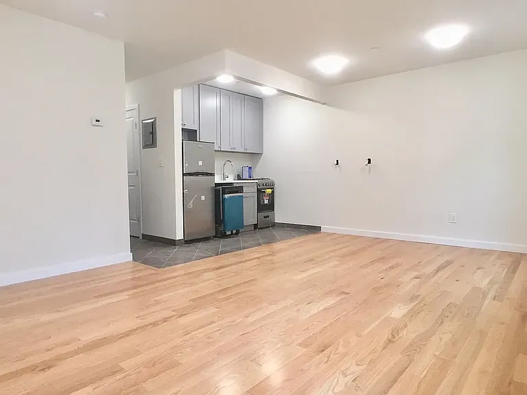 150 Jackson St #4 — Photo 4