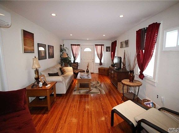 2nd image of 105 N Bayview Ave