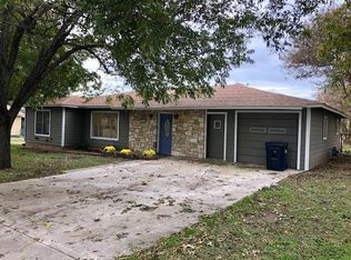 702 N West St, Burnet, TX 78611