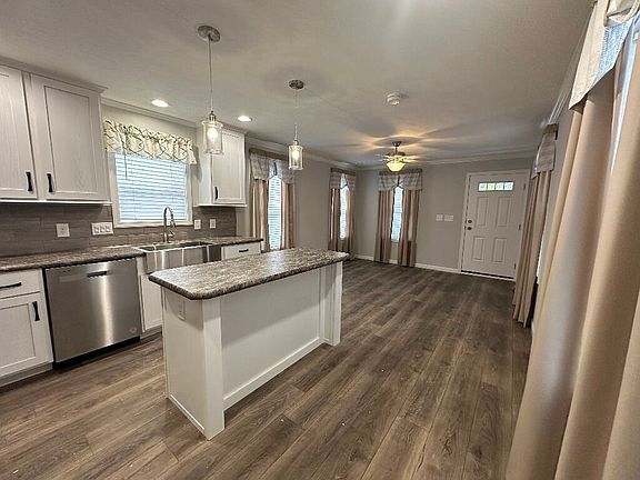 5th image of 7 Upper Marina Dr #7