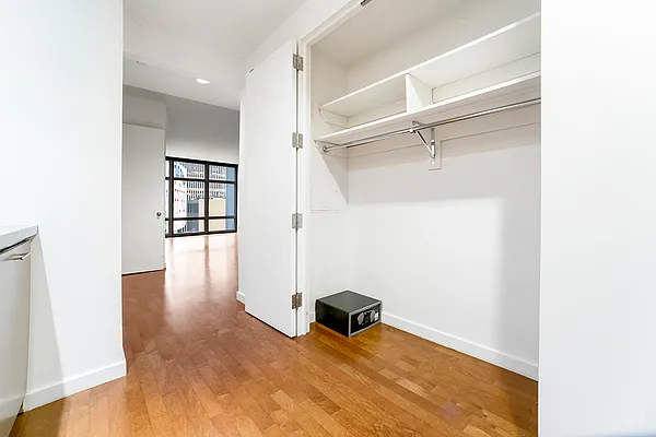 Rented by RELO REDAC INC. | media 12
