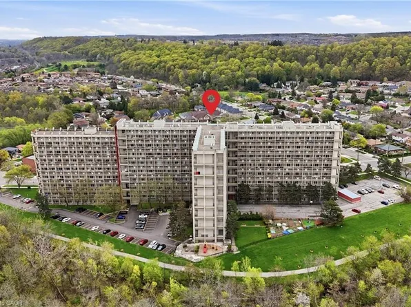 350 Quigley Rd #824, Hamilton, ON L8K 5N2