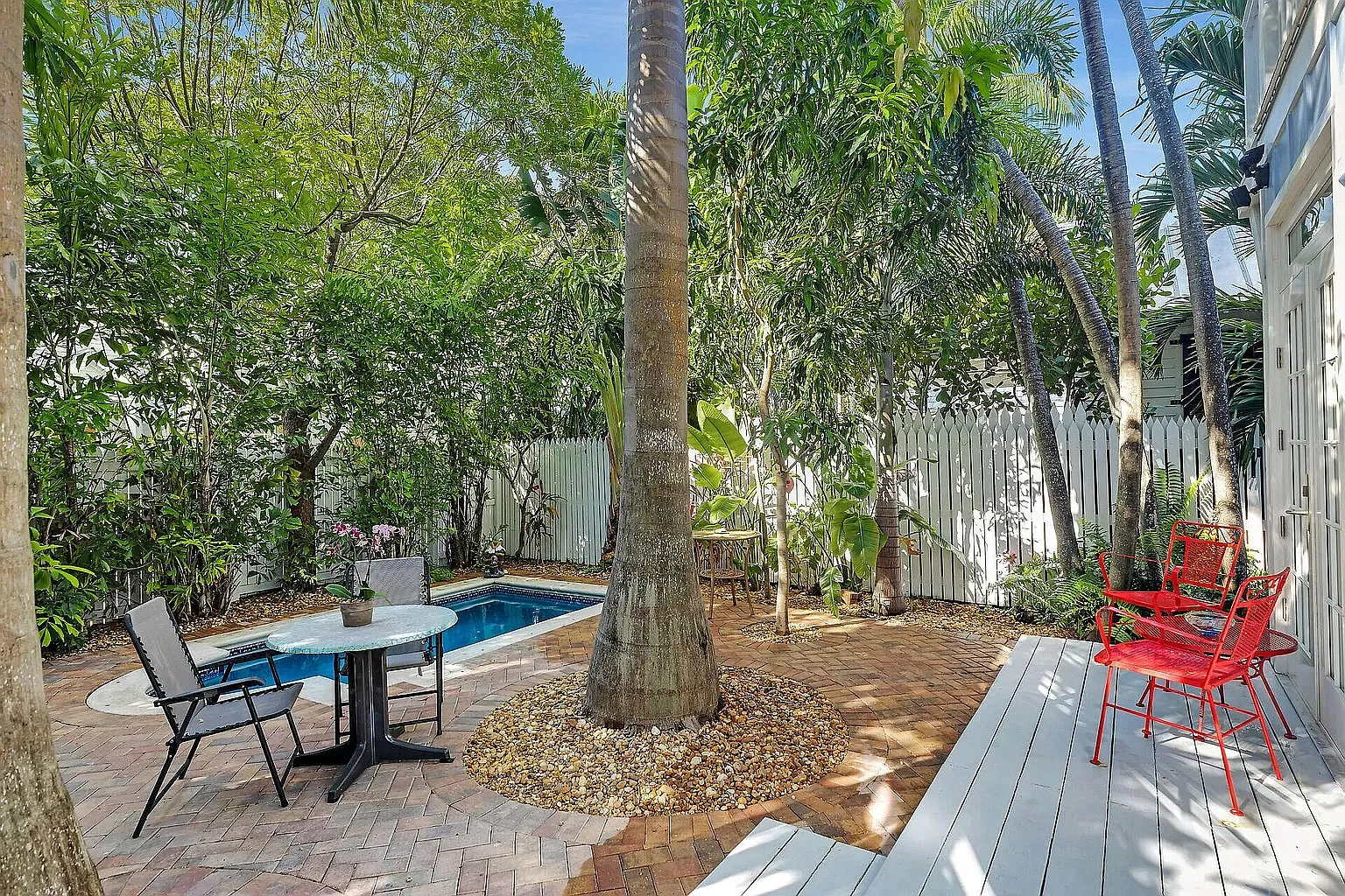 2 bed, 860 sqft, $5,200 — Photo 3