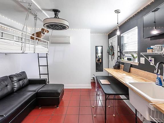 3rd image of 910 N Dorgenois St #D