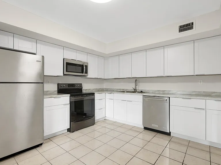 3940 Inverrary Blvd #404-A — Photo 11