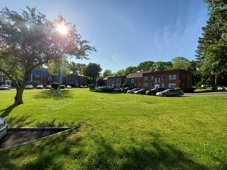 Fulton Park Apartments — Photo 14