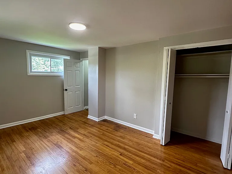 1599 Ingleside Ave — Photo 7